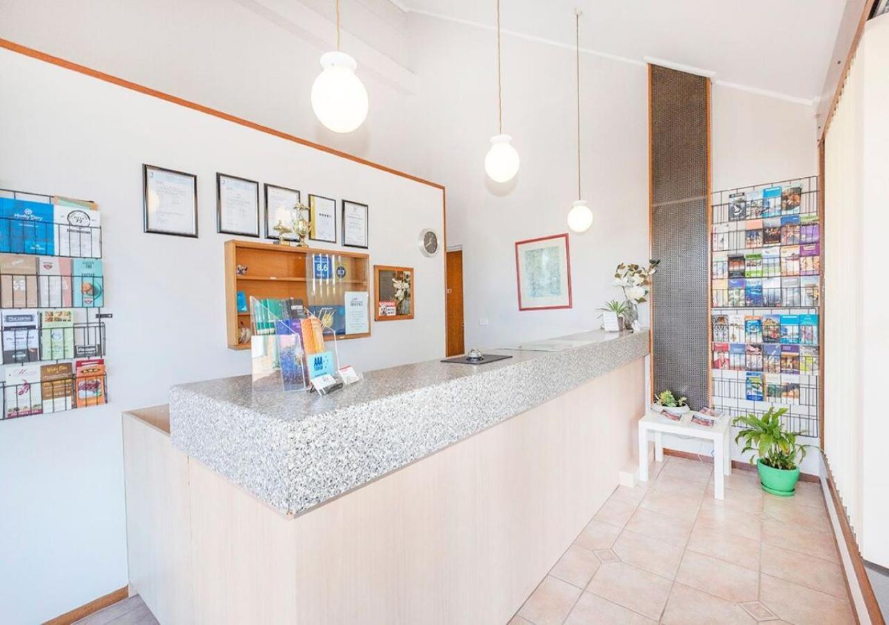 Burwood East Motel Bagian luar foto